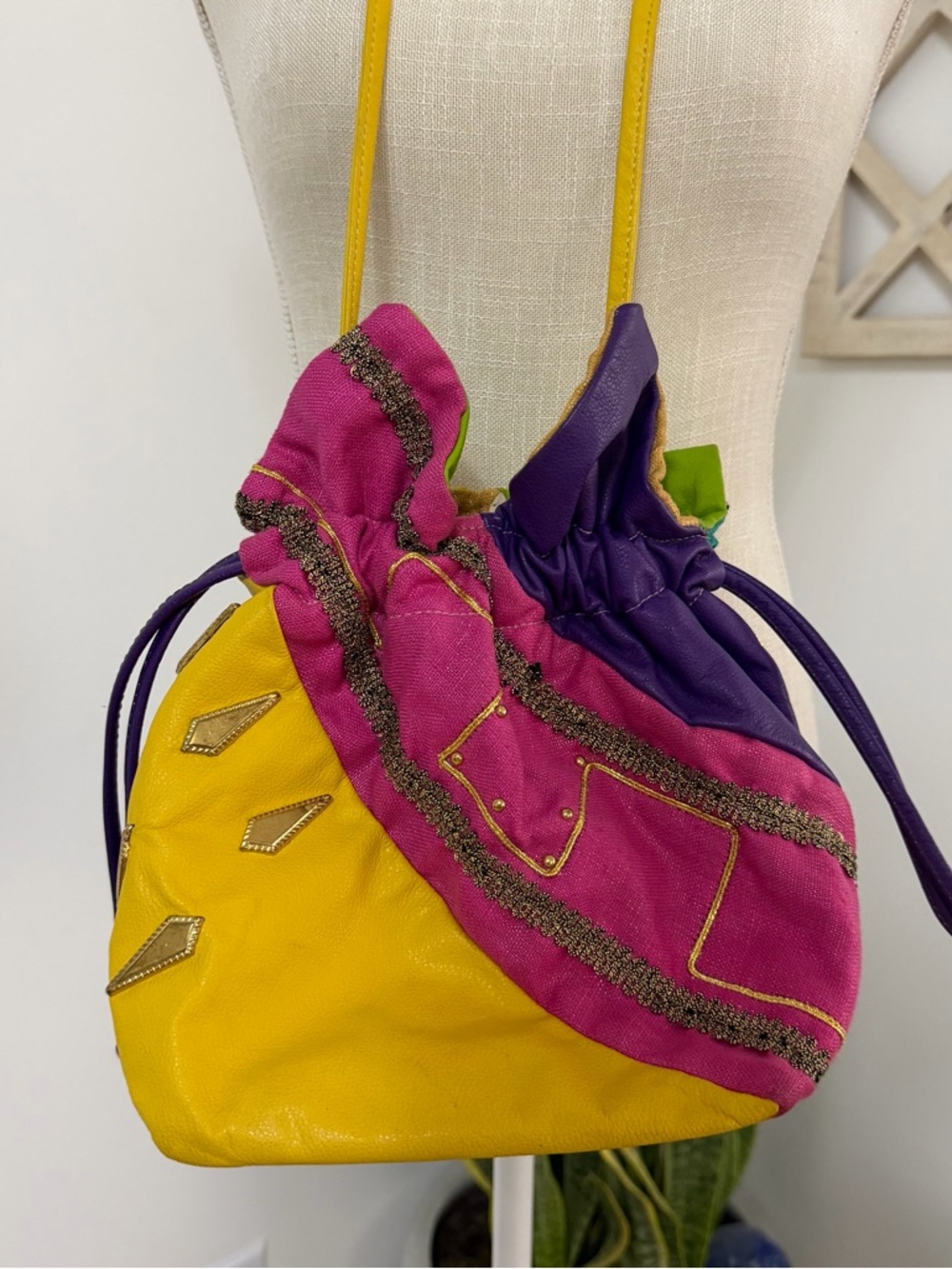 Vintage 80’s Colorblock Drawstring Shoulder Bag in Purple, Teal & Yellow - Picture 3 of 13